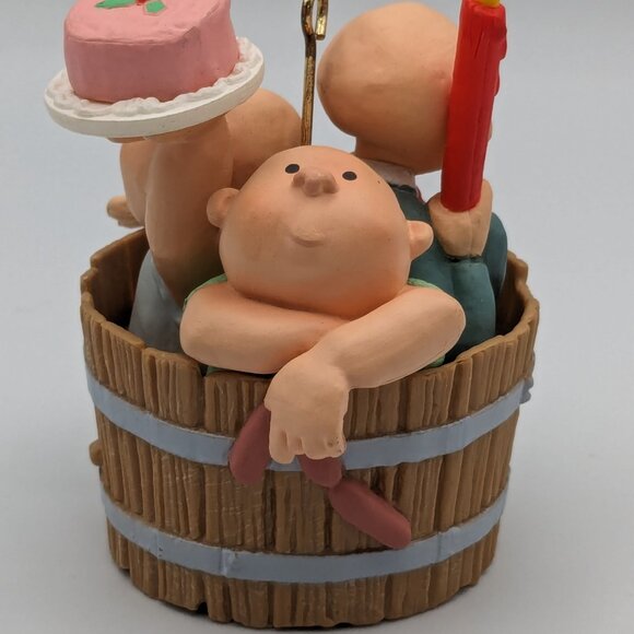 Hallmark Keepsake Three Men in a Tub 1987, Vintage Christmas Ornament - Picture 5 of 11